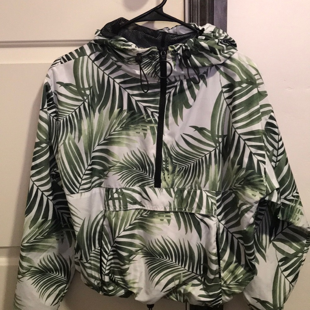 Forever 21 Windbreaker.💚